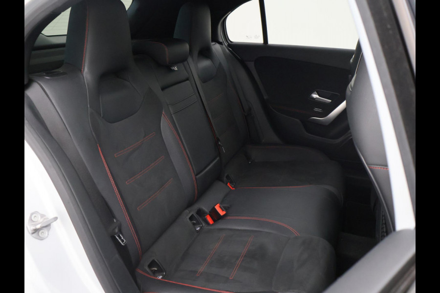 Mercedes-Benz A-Klasse 250e AMG SPORT + PANORAMA | MEMORY | TREKHAAK | SFEERVERLICHTING | CAMERA | STOELVERWARMING