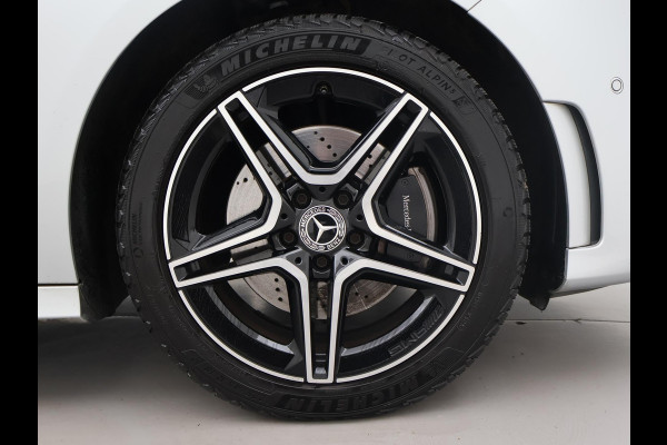 Mercedes-Benz A-Klasse 250e AMG SPORT + PANORAMA | MEMORY | TREKHAAK | SFEERVERLICHTING | CAMERA | STOELVERWARMING