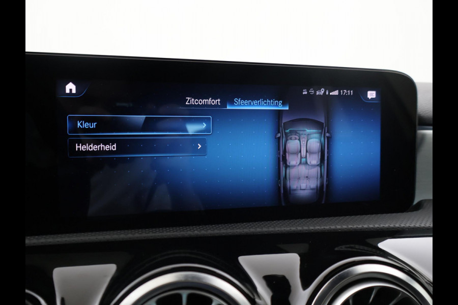 Mercedes-Benz A-Klasse 250e AMG SPORT + PANORAMA | MEMORY | TREKHAAK | SFEERVERLICHTING | CAMERA | STOELVERWARMING