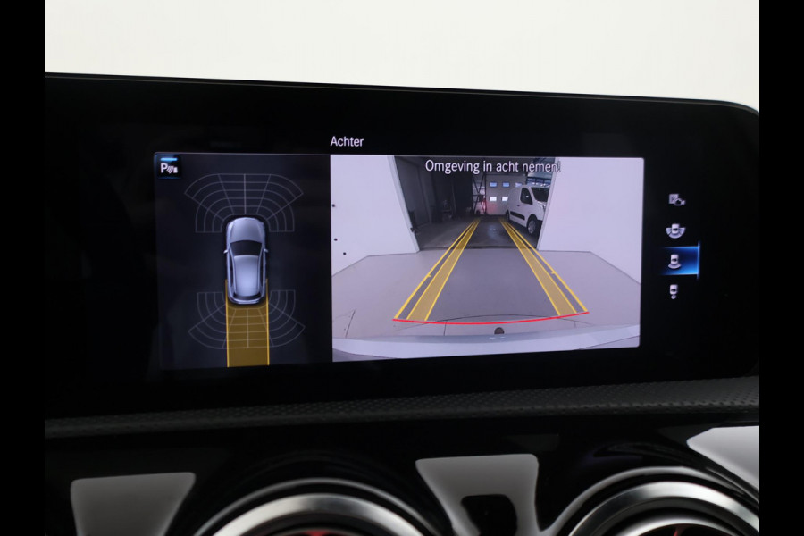 Mercedes-Benz A-Klasse 250e AMG SPORT + PANORAMA | MEMORY | TREKHAAK | SFEERVERLICHTING | CAMERA | STOELVERWARMING