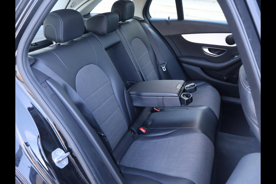 Mercedes-Benz C-Klasse Estate 180 AUT. PREMIUM PLUS + BREEDBEELD CARPLAY | PANO | SFEERVERLICHTING | TREKHAAK