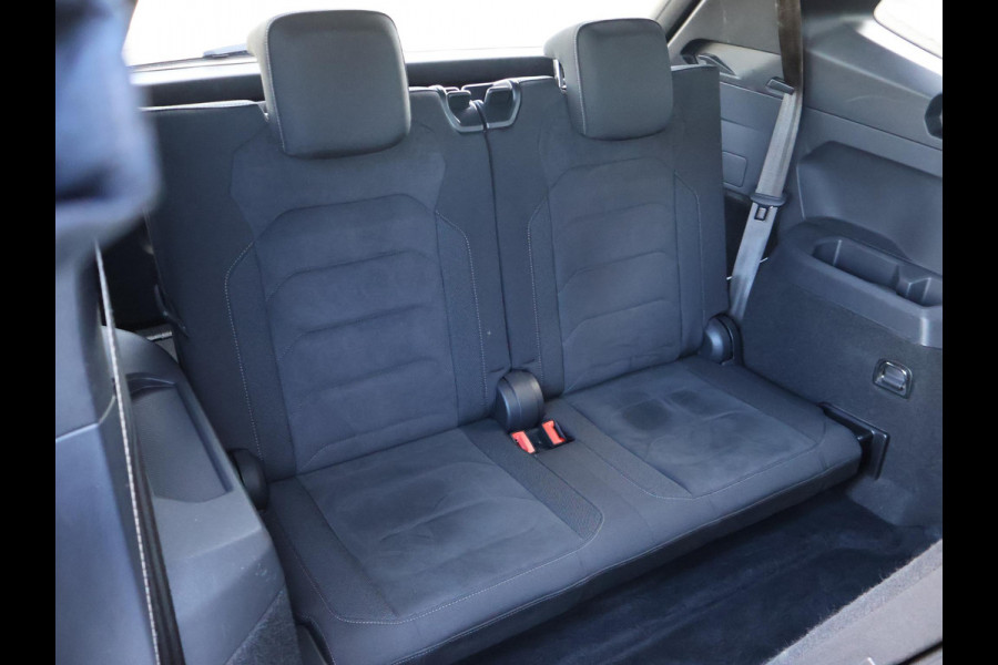 Volkswagen Tiguan Allspace 1.5 TSI DSG 7-PERS. R-LINE + PANORAMA | DYNAUDIO | MASSAGE | VIRTUAL COCKPIT | ELEK. TREKHAAK | STOEL/STUURVERW. | CAMERA | 20 INCH