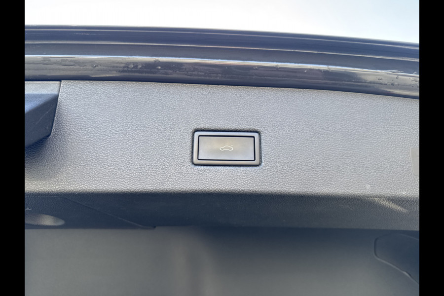 Volkswagen T-Roc TSI 110PK COMFORTLINE CARPLAY/PANORAMADAK/STOELVERW.