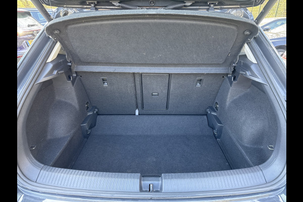 Volkswagen T-Roc TSI 110PK COMFORTLINE CARPLAY/PANORAMADAK/STOELVERW.