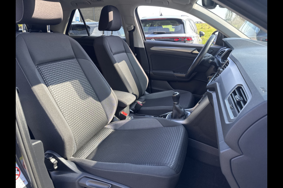 Volkswagen T-Roc TSI 110PK COMFORTLINE CARPLAY/PANORAMADAK/STOELVERW.