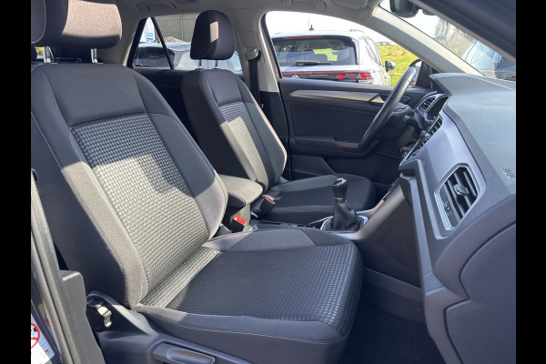Volkswagen T-Roc TSI 110PK COMFORTLINE CARPLAY/PANORAMADAK/STOELVERW.