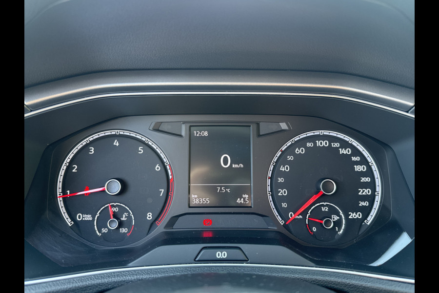 Volkswagen T-Roc TSI 110PK COMFORTLINE CARPLAY/PANORAMADAK/STOELVERW.