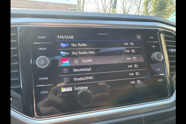 Volkswagen T-Roc TSI 110PK COMFORTLINE CARPLAY/PANORAMADAK/STOELVERW.