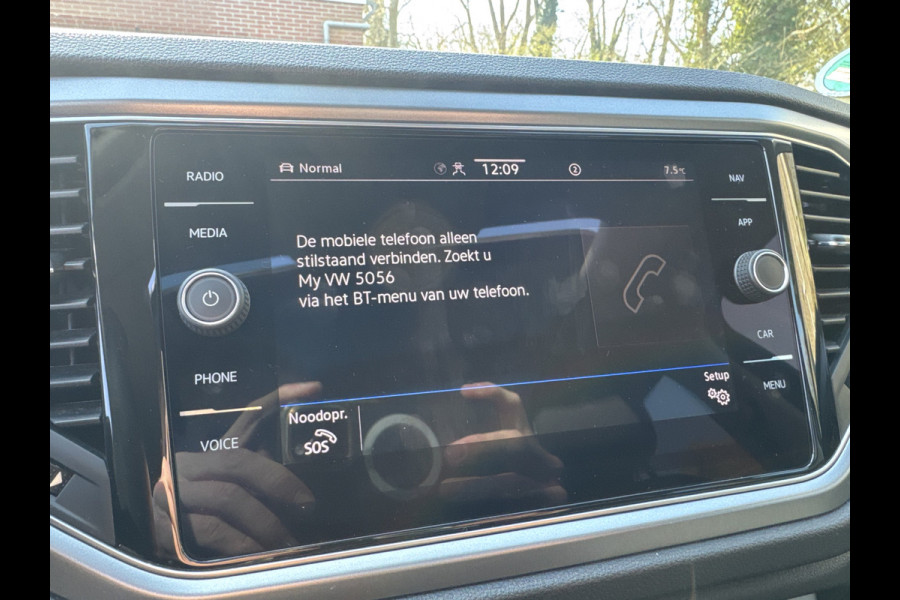 Volkswagen T-Roc TSI 110PK COMFORTLINE CARPLAY/PANORAMADAK/STOELVERW.