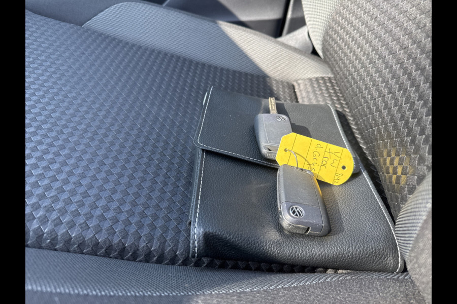 Volkswagen T-Roc TSI 110PK COMFORTLINE CARPLAY/PANORAMADAK/STOELVERW.