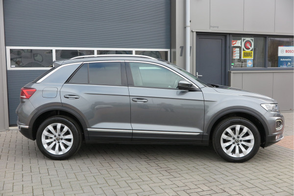 Volkswagen T-Roc 1.5 TSI 150pk Sport, Led , Adaptive cruise, Keyless , Virtual cockpit, Lane assist, Side assist, Stoelverwarming, PDC , Achteruitrijcamera, Buitenspiegels inklapbaar, Carplay , DAB+ etc.