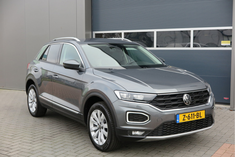 Volkswagen T-Roc 1.5 TSI 150pk Sport, Led , Adaptive cruise, Keyless , Virtual cockpit, Lane assist, Side assist, Stoelverwarming, PDC , Achteruitrijcamera, Buitenspiegels inklapbaar, Carplay , DAB+ etc.