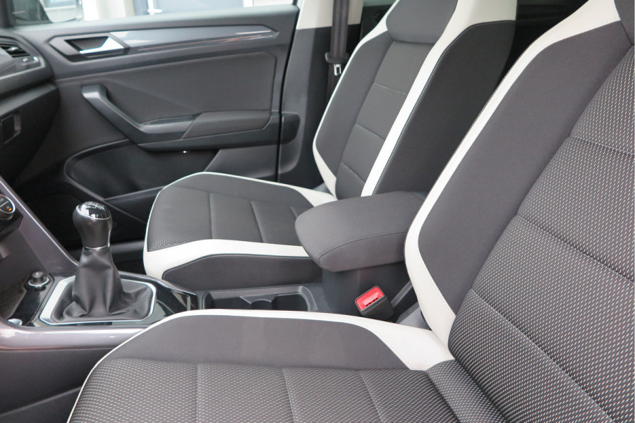 Volkswagen T-Roc 1.5 TSI 150pk Sport, Led , Adaptive cruise, Keyless , Virtual cockpit, Lane assist, Side assist, Stoelverwarming, PDC , Achteruitrijcamera, Buitenspiegels inklapbaar, Carplay , DAB+ etc.