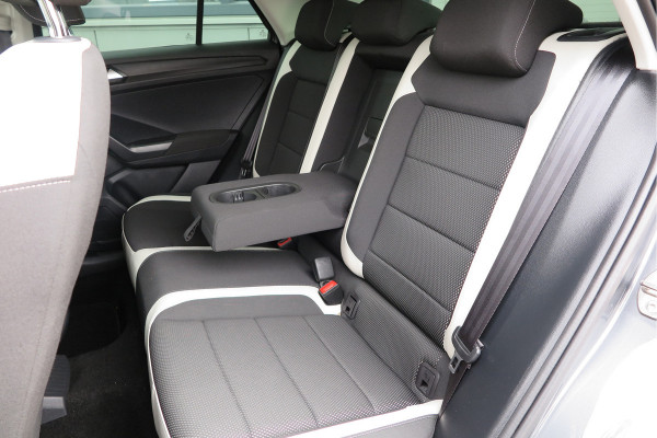 Volkswagen T-Roc 1.5 TSI 150pk Sport, Led , Adaptive cruise, Keyless , Virtual cockpit, Lane assist, Side assist, Stoelverwarming, PDC , Achteruitrijcamera, Buitenspiegels inklapbaar, Carplay , DAB+ etc.