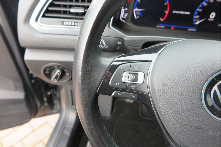 Volkswagen T-Roc 1.5 TSI 150pk Sport, Led , Adaptive cruise, Keyless , Virtual cockpit, Lane assist, Side assist, Stoelverwarming, PDC , Achteruitrijcamera, Buitenspiegels inklapbaar, Carplay , DAB+ etc.