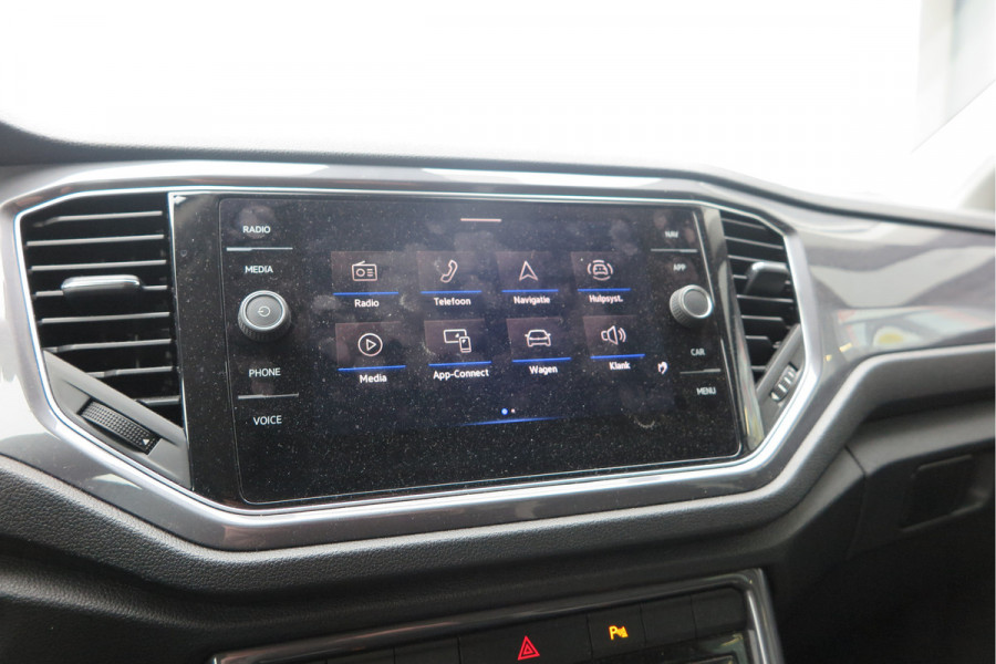 Volkswagen T-Roc 1.5 TSI 150pk Sport, Led , Adaptive cruise, Keyless , Virtual cockpit, Lane assist, Side assist, Stoelverwarming, PDC , Achteruitrijcamera, Buitenspiegels inklapbaar, Carplay , DAB+ etc.