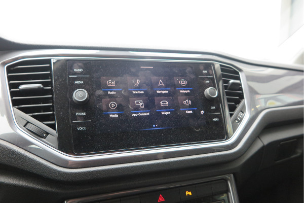 Volkswagen T-Roc 1.5 TSI 150pk Sport, Led , Adaptive cruise, Keyless , Virtual cockpit, Lane assist, Side assist, Stoelverwarming, PDC , Achteruitrijcamera, Buitenspiegels inklapbaar, Carplay , DAB+ etc.
