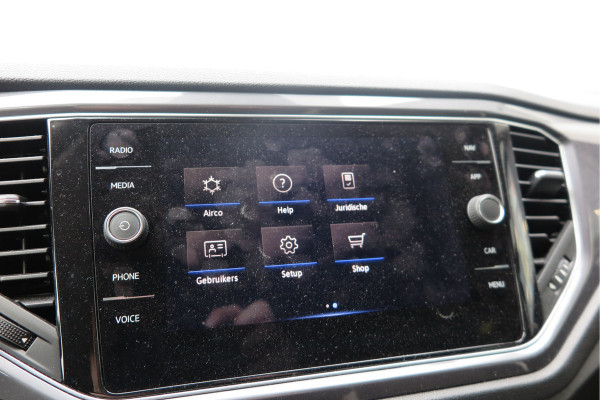 Volkswagen T-Roc 1.5 TSI 150pk Sport, Led , Adaptive cruise, Keyless , Virtual cockpit, Lane assist, Side assist, Stoelverwarming, PDC , Achteruitrijcamera, Buitenspiegels inklapbaar, Carplay , DAB+ etc.