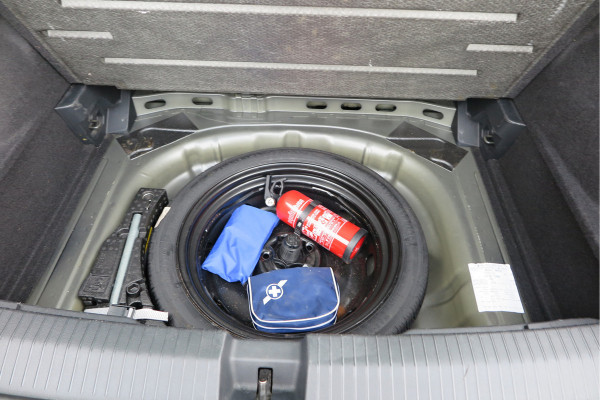 Volkswagen T-Roc 1.5 TSI 150pk Sport, Led , Adaptive cruise, Keyless , Virtual cockpit, Lane assist, Side assist, Stoelverwarming, PDC , Achteruitrijcamera, Buitenspiegels inklapbaar, Carplay , DAB+ etc.