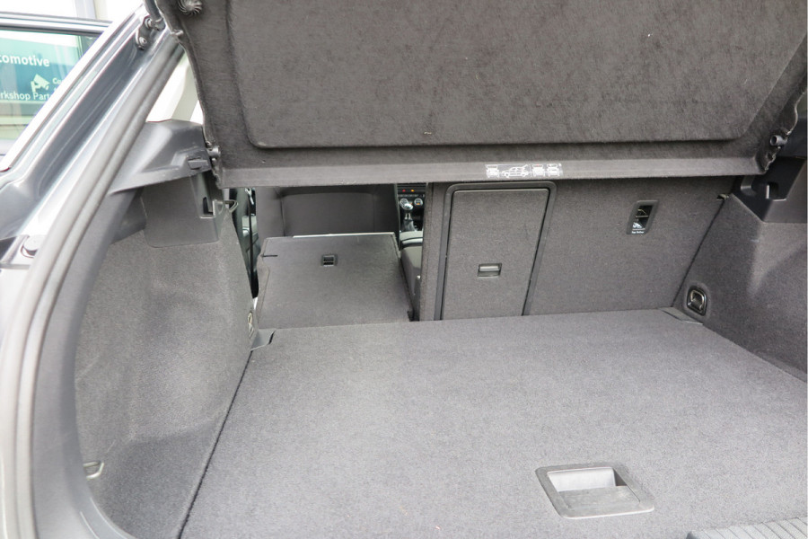 Volkswagen T-Roc 1.5 TSI 150pk Sport, Led , Adaptive cruise, Keyless , Virtual cockpit, Lane assist, Side assist, Stoelverwarming, PDC , Achteruitrijcamera, Buitenspiegels inklapbaar, Carplay , DAB+ etc.