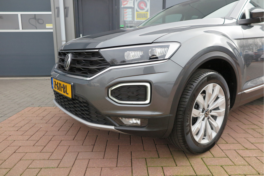 Volkswagen T-Roc 1.5 TSI 150pk Sport, Led , Adaptive cruise, Keyless , Virtual cockpit, Lane assist, Side assist, Stoelverwarming, PDC , Achteruitrijcamera, Buitenspiegels inklapbaar, Carplay , DAB+ etc.