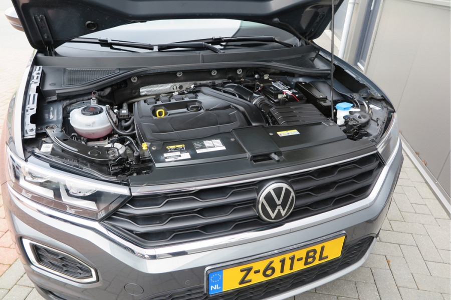 Volkswagen T-Roc 1.5 TSI 150pk Sport, Led , Adaptive cruise, Keyless , Virtual cockpit, Lane assist, Side assist, Stoelverwarming, PDC , Achteruitrijcamera, Buitenspiegels inklapbaar, Carplay , DAB+ etc.