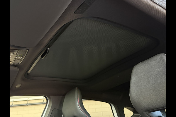 Renault Captur 1.3 TCe 140 R.S. Line | Groot Navi | Pano | Camera | 18" | Carplay | Led 100% Dealer onderhouden!