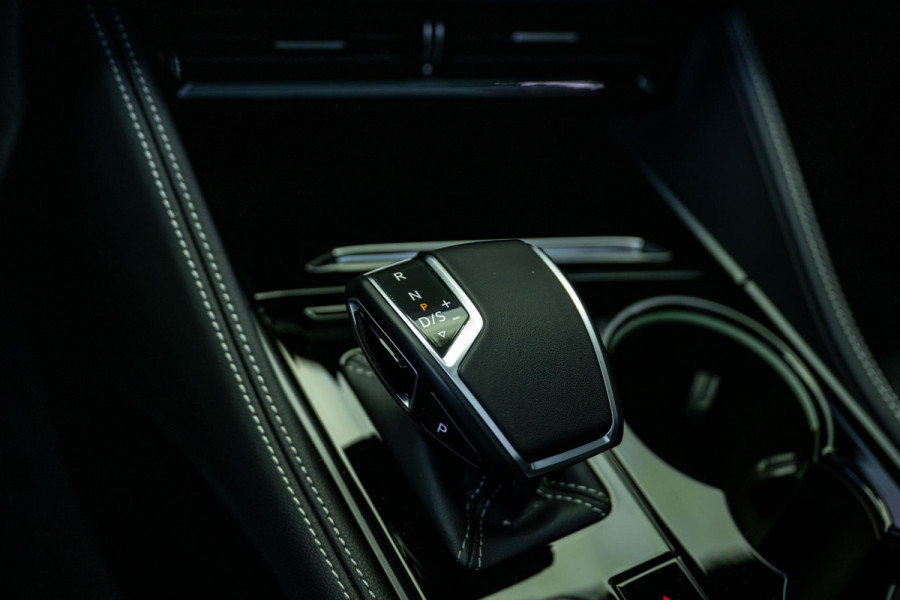 Volkswagen Touareg 3.0 TSI eHybrid R 4M Nightvision DynAudio Trekhaak