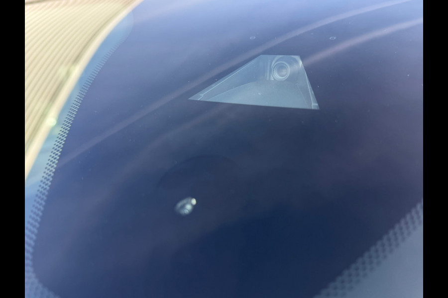 Jeep Avenger 1.2 Altitude / Navi Carplay / Climate / Cruise / Parkeersensor / Lichtmetaal.