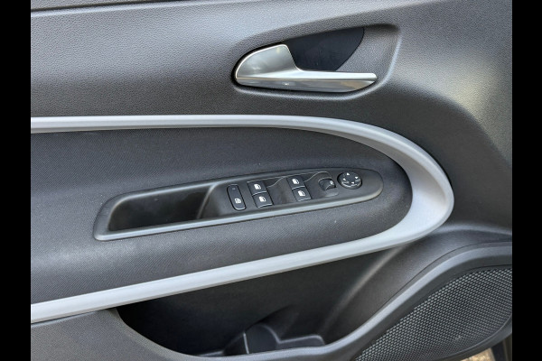 Jeep Avenger 1.2 Altitude / Navi Carplay / Climate / Cruise / Parkeersensor / Lichtmetaal.