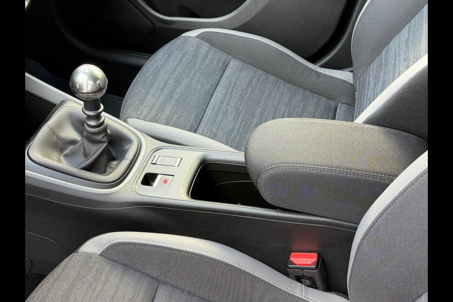 Jeep Avenger 1.2 Altitude / Navi Carplay / Climate / Cruise / Parkeersensor / Lichtmetaal.