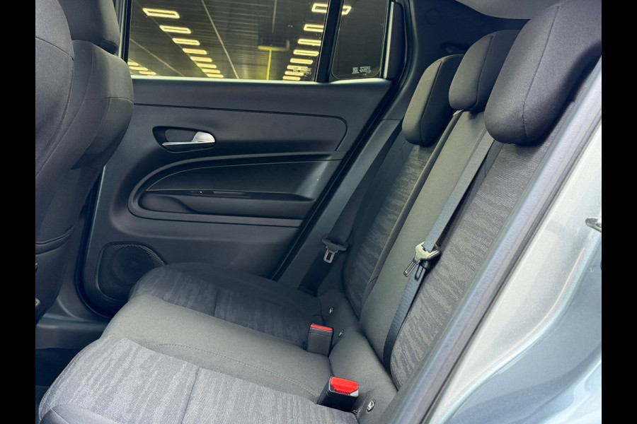 Jeep Avenger 1.2 Altitude / Navi Carplay / Climate / Cruise / Parkeersensor / Lichtmetaal.