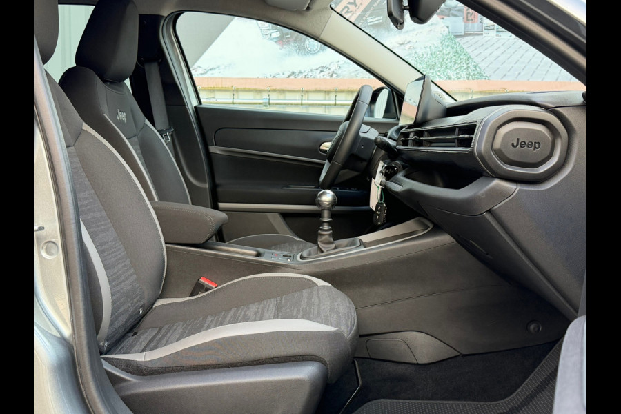 Jeep Avenger 1.2 Altitude / Navi Carplay / Climate / Cruise / Parkeersensor / Lichtmetaal.