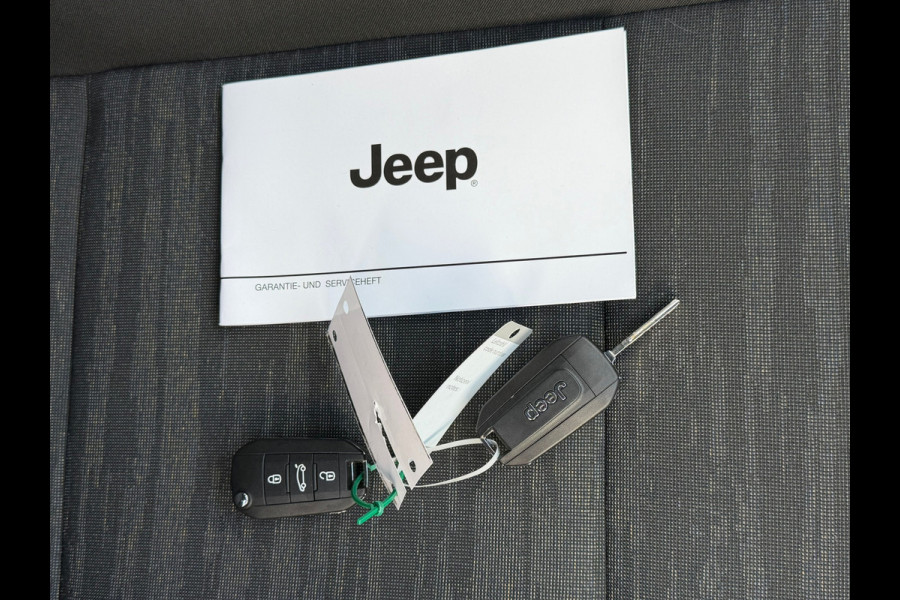 Jeep Avenger 1.2 Altitude / Navi Carplay / Climate / Cruise / Parkeersensor / Lichtmetaal.