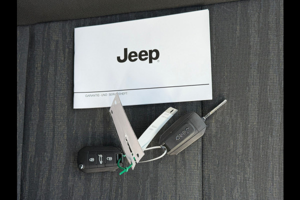 Jeep Avenger 1.2 Altitude / Navi Carplay / Climate / Cruise / Parkeersensor / Lichtmetaal.