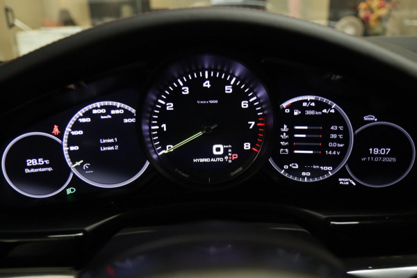 Porsche Panamera Sport Turismo 2.9 4 E-Hybrid PANO/DEALERGARANTIE/CARPLAY/KEYLESS/NAVI/VOL