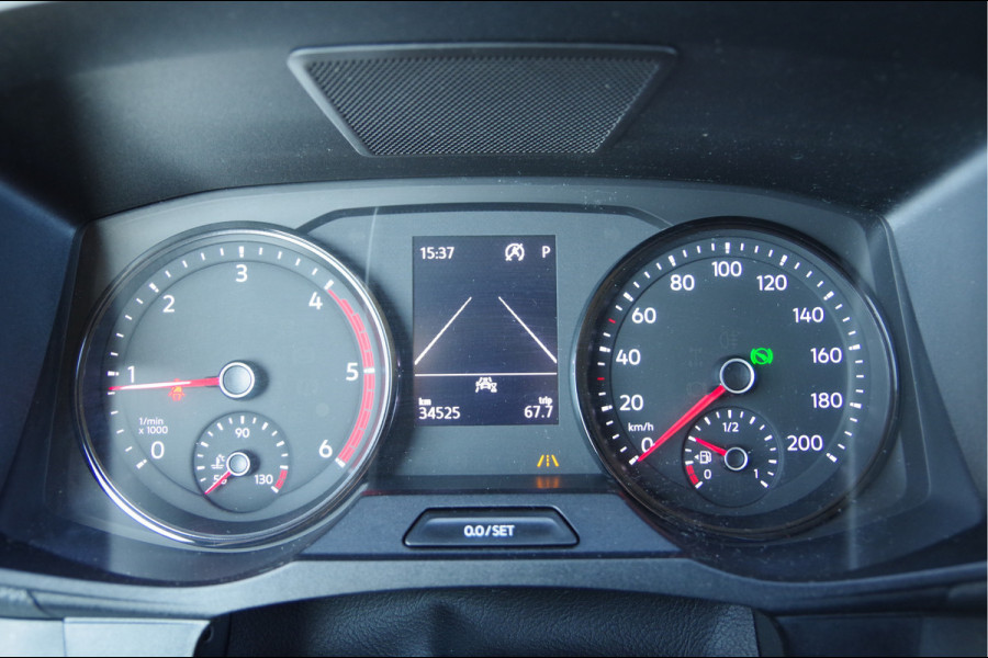 Volkswagen Crafter 35 2.0 TDI L3H2 DC-5P, 140PK AUT. LED, TREKHAAK, STOELVERWARMING, STANDKACHEL, CAMERA, PARKEERSENSOREN, AIRCO, CARPLAY, DUBBELE