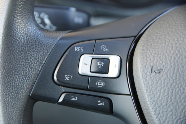 Volkswagen Crafter 35 2.0 TDI L3H2 DC-5P, 140PK AUT. LED, TREKHAAK, STOELVERWARMING, STANDKACHEL, CAMERA, PARKEERSENSOREN, AIRCO, CARPLAY, DUBBELE