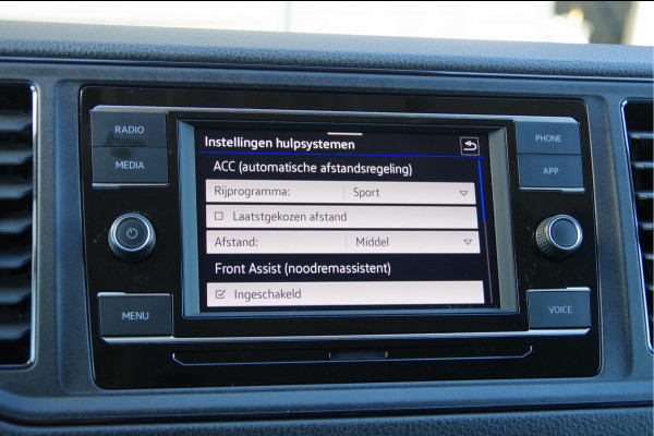 Volkswagen Crafter 35 2.0 TDI L3H2 DC-5P, 140PK AUT. LED, TREKHAAK, STOELVERWARMING, STANDKACHEL, CAMERA, PARKEERSENSOREN, AIRCO, CARPLAY, DUBBELE