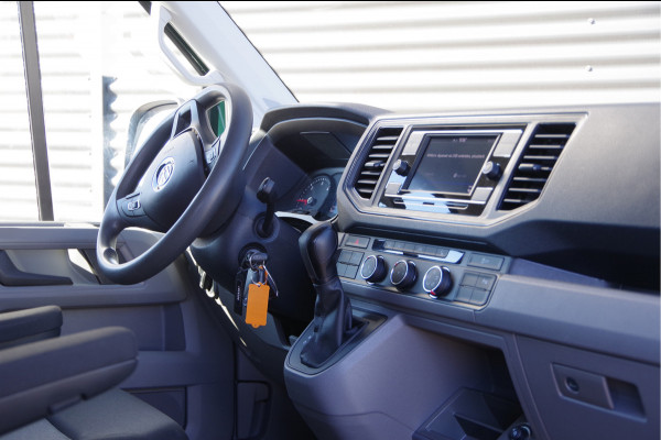 Volkswagen Crafter 35 2.0 TDI L3H2 DC-5P, 140PK AUT. LED, TREKHAAK, STOELVERWARMING, STANDKACHEL, CAMERA, PARKEERSENSOREN, AIRCO, CARPLAY, DUBBELE