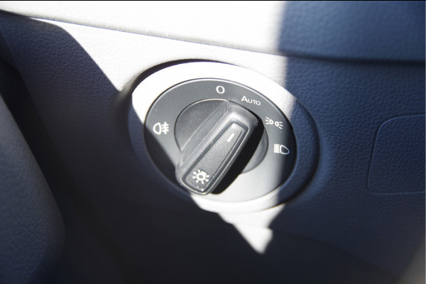 Volkswagen Crafter 35 2.0 TDI L3H2 DC-5P, 140PK AUT. LED, TREKHAAK, STOELVERWARMING, STANDKACHEL, CAMERA, PARKEERSENSOREN, AIRCO, CARPLAY, DUBBELE