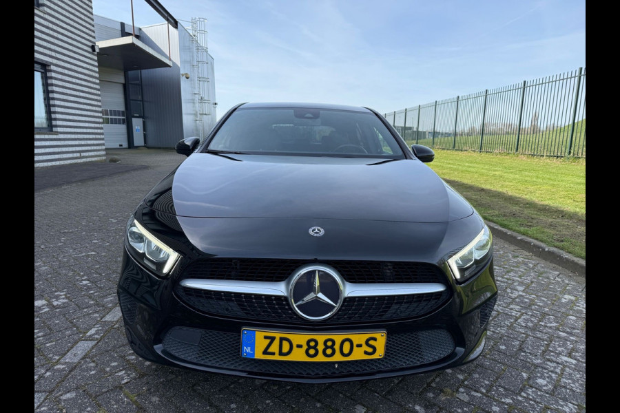 Mercedes-Benz A-Klasse 180 d Launch Edition 1e eigenaar