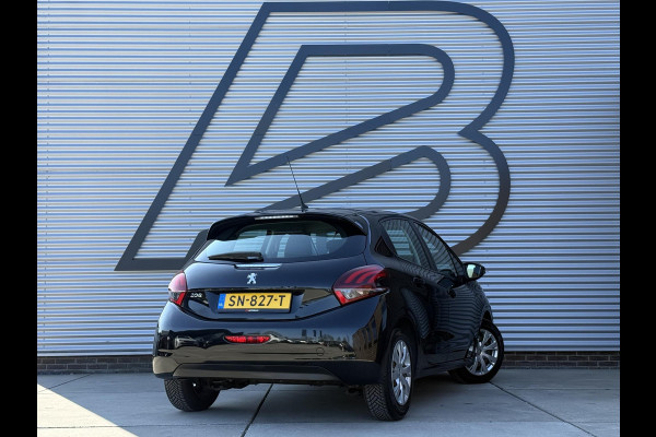 Peugeot 208 1.2 PureTech Active Navi|Airco|Cruise|Carplay|Elek ramen|D-riem v.v. in 2023|N.A.P|APK tot 06-2026