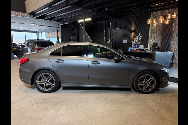Mercedes-Benz A-Klasse 180 AMG Line