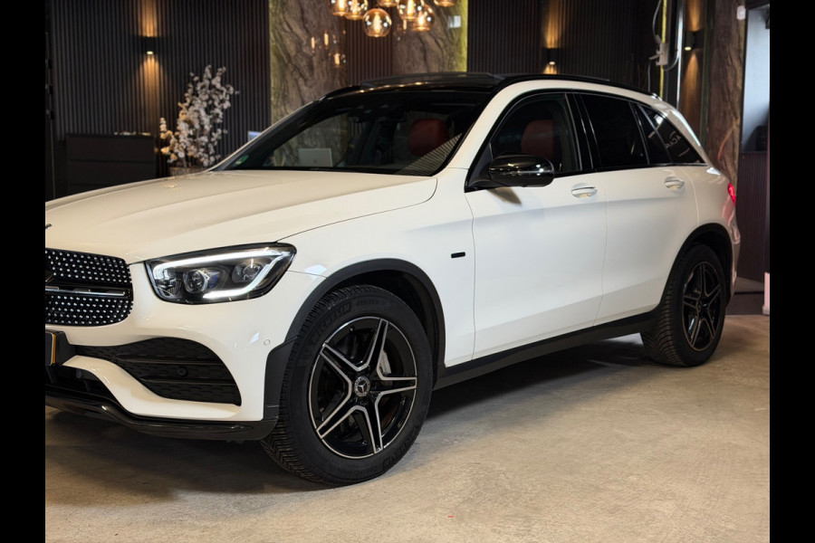 Mercedes-Benz GLC 300e 4MATIC AMG|PANO|MEMORY|HUD|FULL OPTIONS