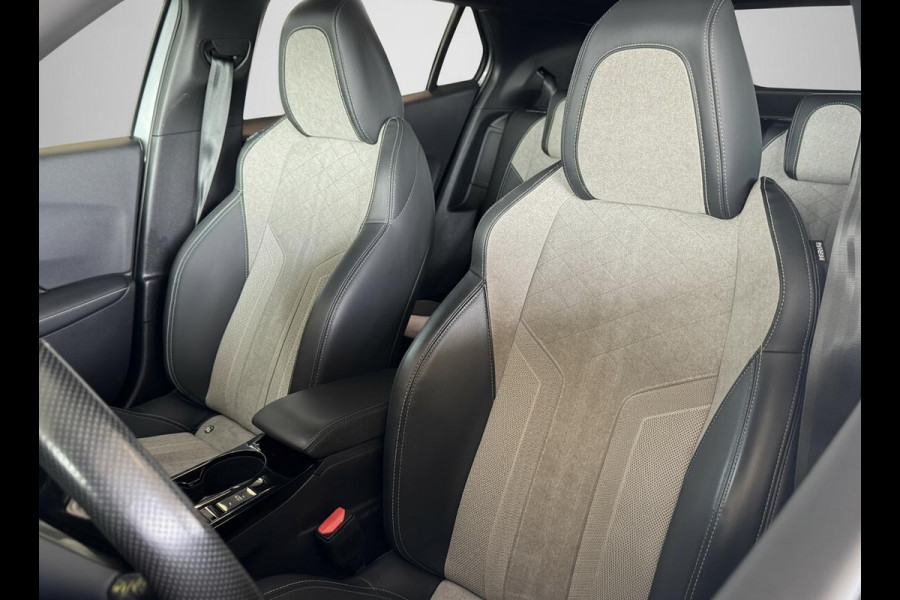 Peugeot e-2008 EV GT Pack 50 kWh | 3 fase | SOH 96,1% | Panoramadak | Prijs is rijklaar