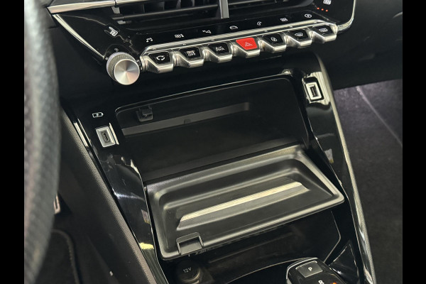 Peugeot e-2008 EV GT Pack 50 kWh | 3 fase | SOH 96,1% | Panoramadak | Prijs is rijklaar