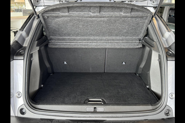 Peugeot e-2008 EV GT Pack 50 kWh | 3 fase | SOH 96,1% | Panoramadak | Prijs is rijklaar