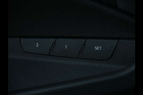 Audi Q8 Sportback e-tron S quattro SQ8 115 kWh | NL-Auto | Panorama dak | S-Seats | Bang & Olufsen | Camera | Ambiance interieur | 23 inch.