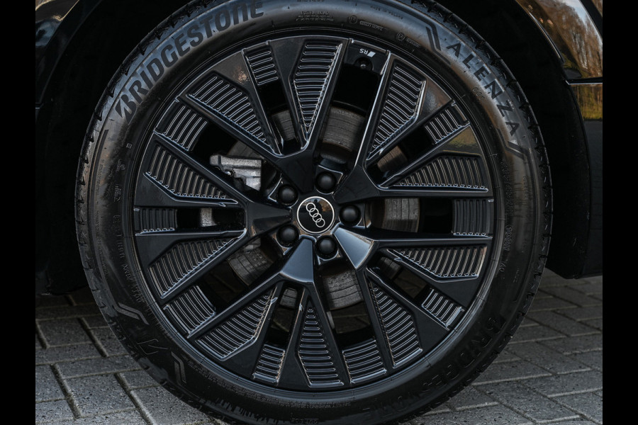 Audi Q8 e-tron 55 quattro Advanced Edition Plus 115 kWh | Panoramdak | Ambiance interieur | Adaptive Cruise | NL-Auto | Memory seats | Keyless